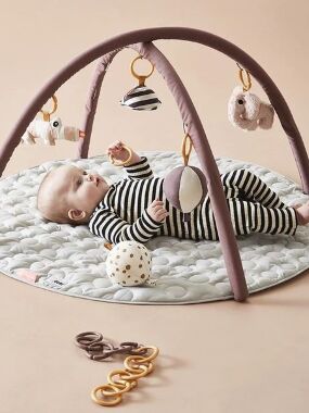 Done by deer podloga za igru - roze